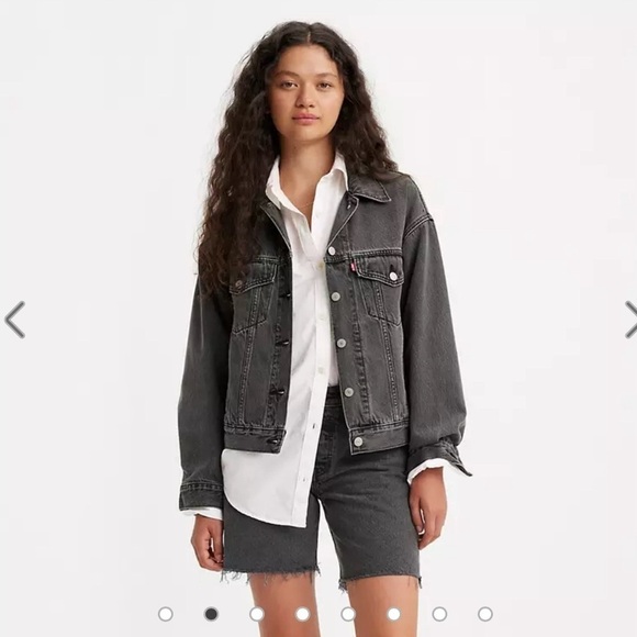 Levi’s cropped denim trucker jacket faded black size 2 edgy streetwear - Picture 1 of 10